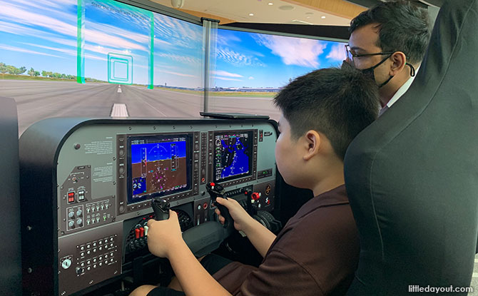 Take Flight At Changi Airport Aviation Experience: Pilot Through