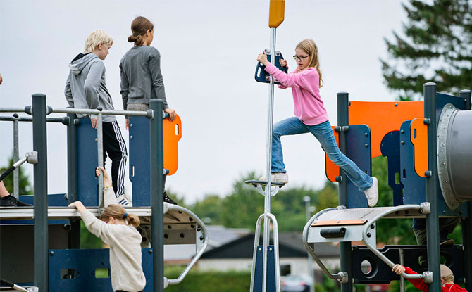 KOMPAN Pole Vault Playground Kids