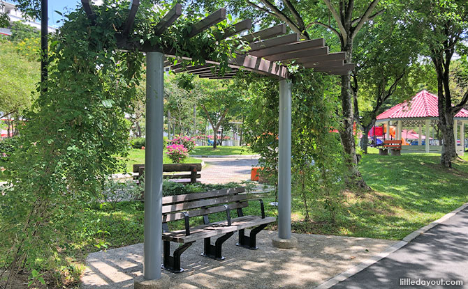 Resting areas at Tampines Park