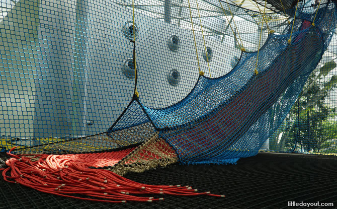 Bouncing Net tunnel