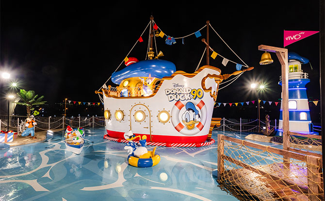 Mid-Autumn Festival with Donald Duck at VivoCity 