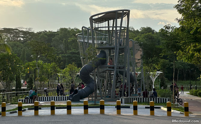 Tampines Street 43 Playground for Kids: Netted Elevated Play