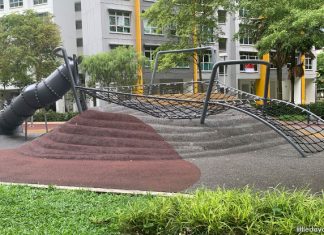 Sengkang Compassvale Climbing Net Crater Playground