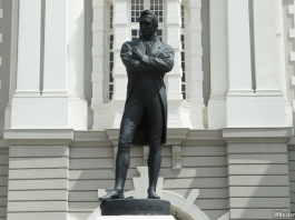 Raffles Statue, Singapore's Civic District