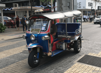 Tuk Tuk - Bangkok with Kids