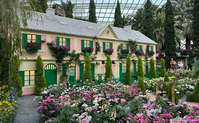 Monet's famous pink house