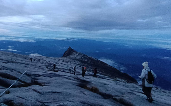 Summiting Mt Kota Kinabalu