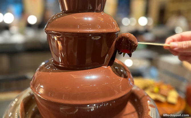 chocolate fondue fountain