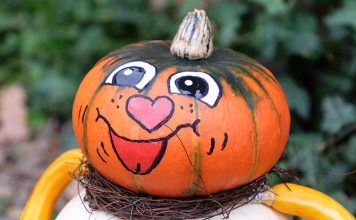 77 Pumpkin Jokes So Gourd That They'll Fill You With Laughter - Little 