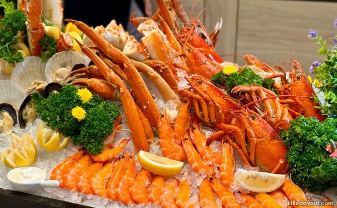 Japanese fare, from fresh crustaceans to familiar classic and fusion dishes