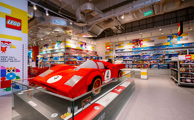 Largest LEGO section in Southeast Asia - Toy R Us VivoCity