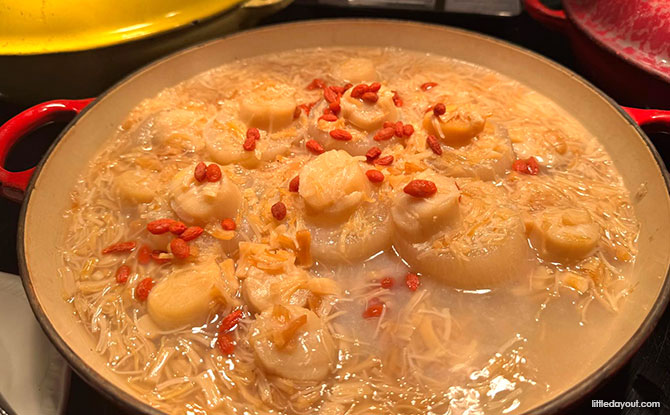 Steamed White Raddish with Duo Scallops