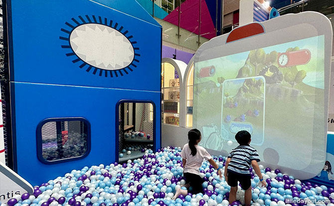 Ball pit at Wan To Play indoor playground Kinex