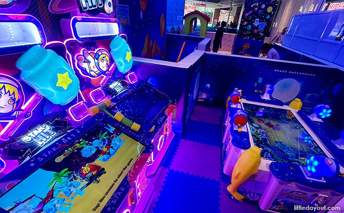 Arcade games at Wan to Play indoor playground at Kinex