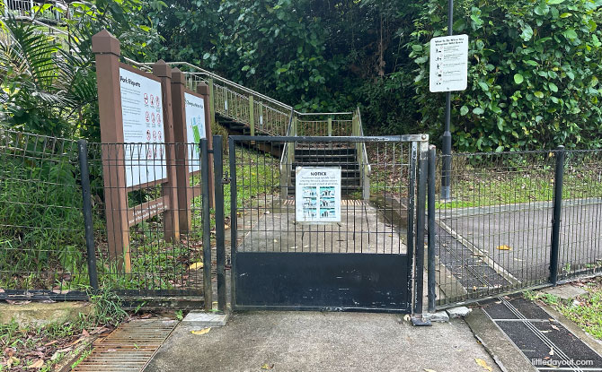 Gate at Zhenghua Nature Park